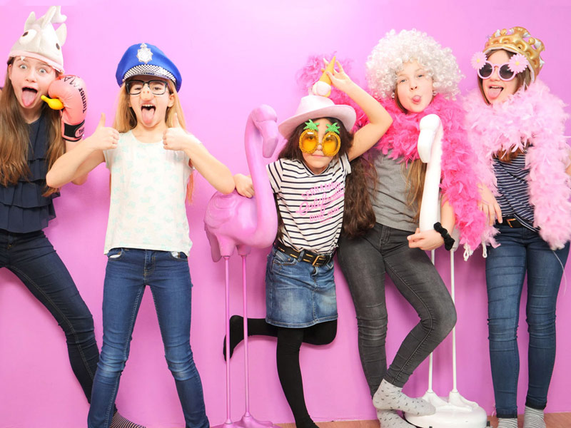 Kinder beim Familien Fotoshooting im Selfie Studio in Köln